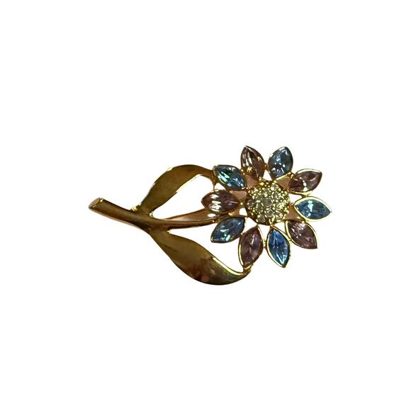 Vintage Avon Gold Tone Rhinestone Flower Brooch Pin - Picture 1 of 5